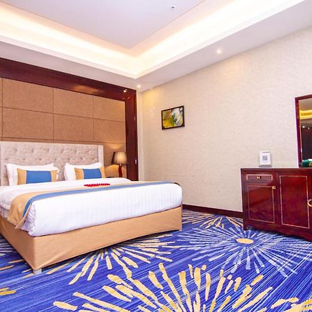 فندق هوليداي الخليج الرياض - Holiday Al Khaleej Hotel מראה חיצוני תמונה