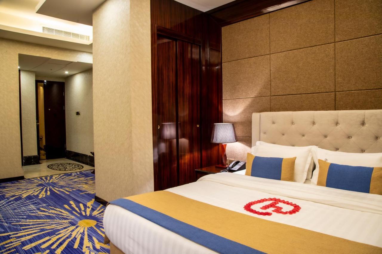 فندق هوليداي الخليج الرياض - Holiday Al Khaleej Hotel מראה חיצוני תמונה