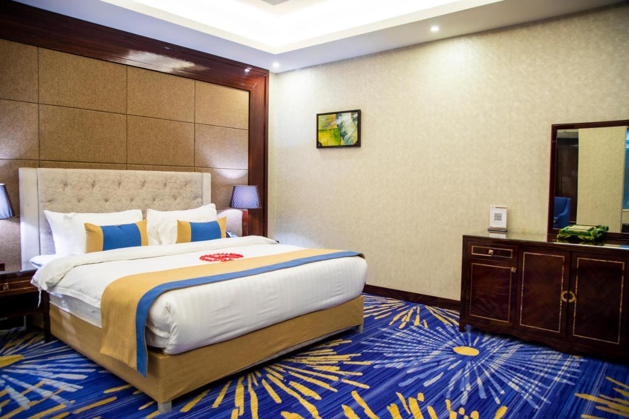 فندق هوليداي الخليج الرياض - Holiday Al Khaleej Hotel מראה חיצוני תמונה