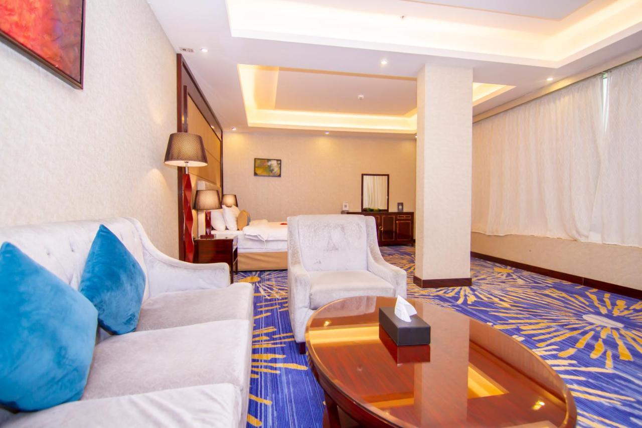فندق هوليداي الخليج الرياض - Holiday Al Khaleej Hotel מראה חיצוני תמונה