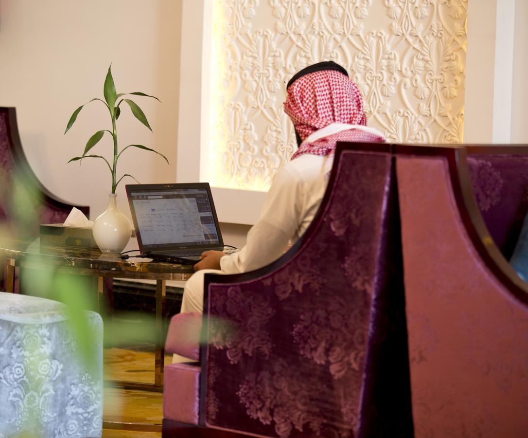 فندق هوليداي الخليج الرياض - Holiday Al Khaleej Hotel מראה חיצוני תמונה